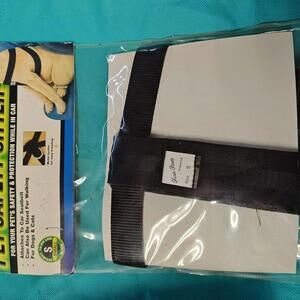 Car Safety Harness FOUR PAWS Pet Safety Dog Sitter Small 20Lbs Or More